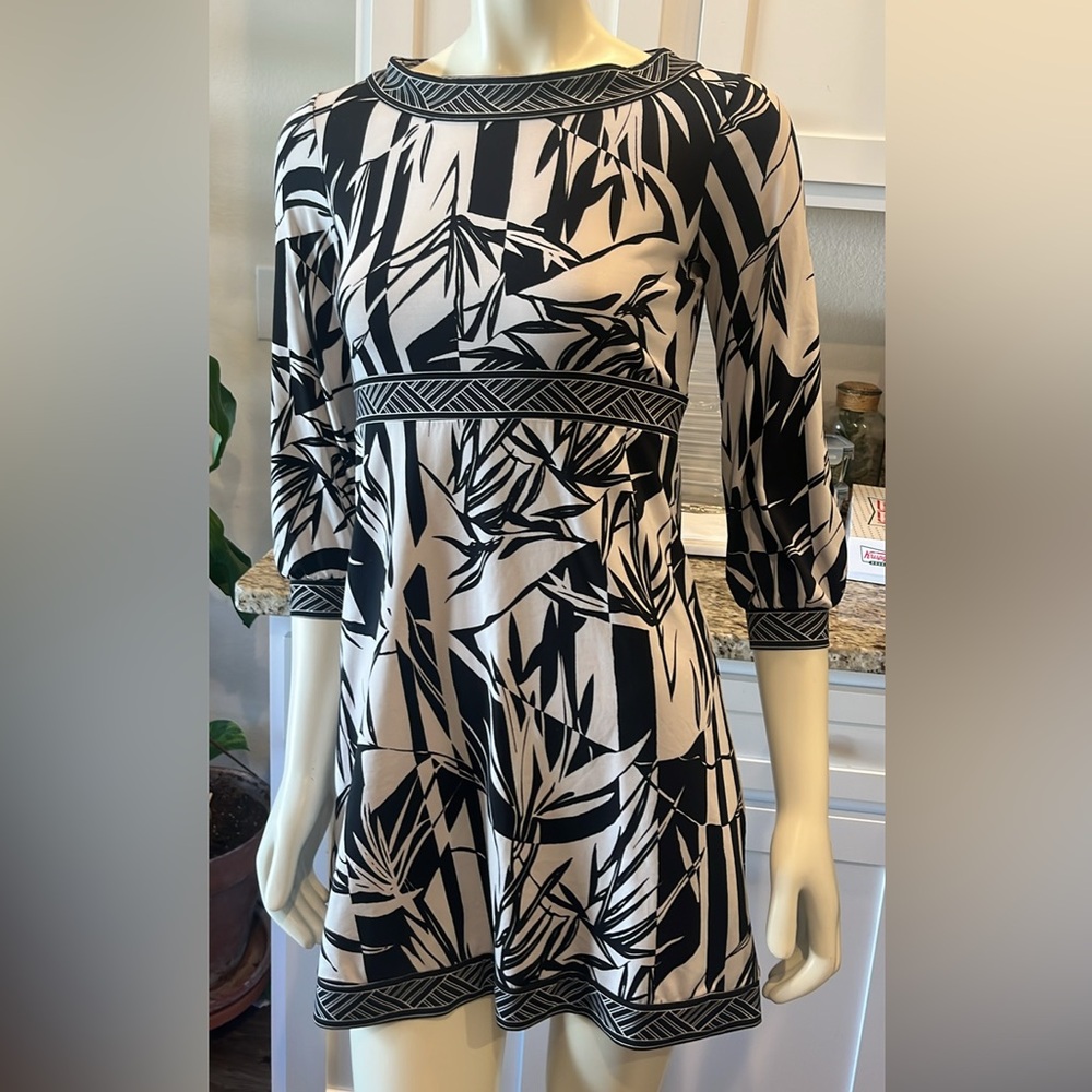 BCBG MaxAzria Elegant Patterned Dress